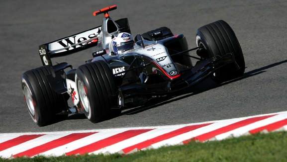 David Coulthard vem sendo mais regular e errando menos que Kimi Raikknen at aqui - foto: 08.05.2004