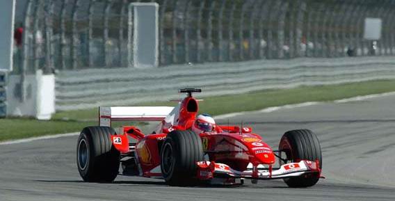 Rubens Barrichello dominou 5 dos 6 treinos em Indianpolis e garantiu a pole-position com novo recorde da pista - foto: 19.06.2004