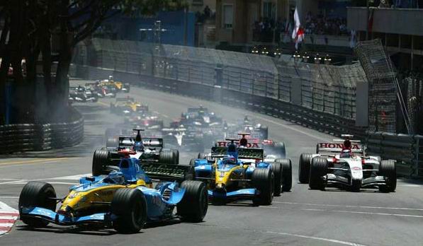 As Renault e as BAR assumem a liderana logo aps a largada - foto de 23.05.2004