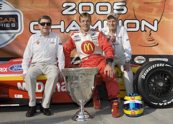 S�BASTIEN BOURDAIS E OS DONOS DA EQUIPE CAMPE�  (NEWMAN-HAAS): CARL HAAS (ESQ) E O ATOR PAUL NEWMAN - FOTO: 06.11.2005