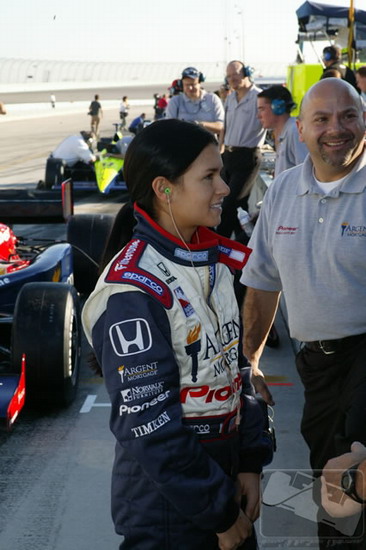 DANICA PATRICK, EM SEU PRIMEIRO ANO NA CATEGORIA, SURPREENDEU E LARGOU NA 1a FILA EM MOTEGI - 30.04.2005