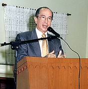 DR. MARCOS CINTRA, EM PALESTRA, NO "ROTARY CLUB"