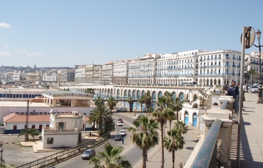 A capital Argel - FOTO/CRÉDITO: http://pt.wikipedia.org/wiki/Ficheiro:Alger-centre_front_de_mer.JPG