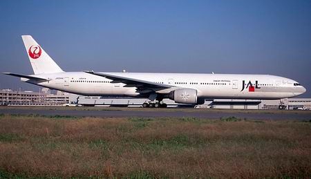 Boeing 777.346 Super Long Tube, prefixo JA-8944 da Japan Airlines, em Los Angeles - 20.10.2001.