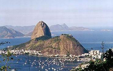 O Po de Acar,  um dos cartes postais do Rio de Janeiro e fica localizado no Bairro da Urca
