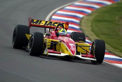 Mrio Haberfeld conquistou o 4 lugar no grid em sua estria em circuitos ovais (foto de 10.05.2003).