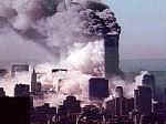 A queda da primeira torre - 11 de Setembro de 2001 (www.portalbrasil.net)