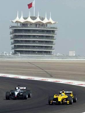 Autdromo de Sakhir, com a enorme torre de controle ao fundo - Crdito: F1 Live