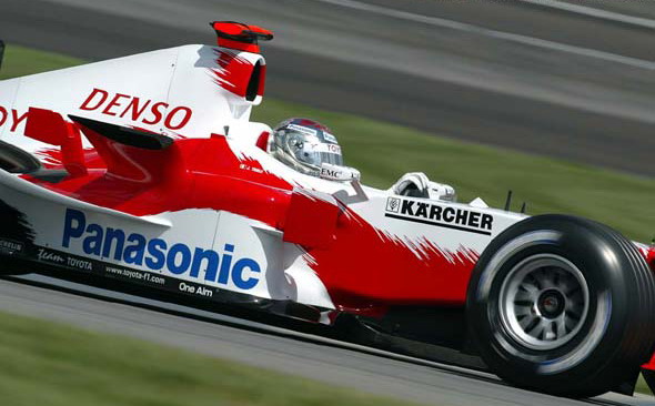 JARNO TRULLI CONQUISTOU A PRIMEIRA POLE-POSITION DA TOYOTA NA FRMULA 1 - FOTO: 18.06.2005