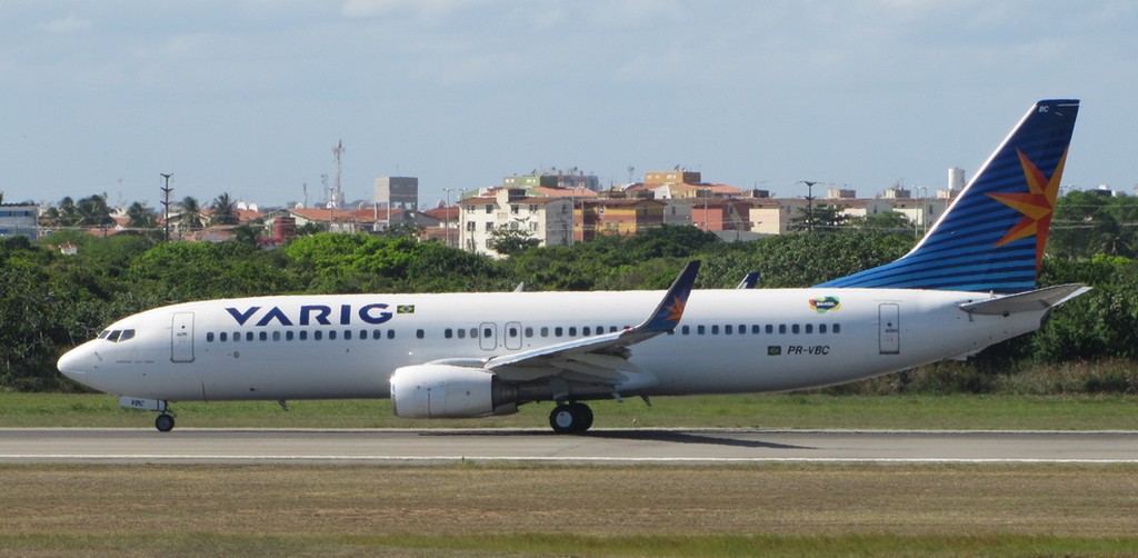 O BOEING 737.800 (SRIE 8ASW), PREFIXO PR-VBC, ENTROU EM SERVIO NA EMPRESA EM 10.11.2007 - AQUI FOTOGRAFADO, EM ARACAJU (SE), EM 14.03.2010, POR FERNANDO TOSCANO (PORTAL BRASIL). - TODOS OS DIREITOS RESERVADOS AO PORTAL BRASIL.