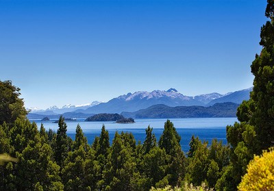 LAGO NAHUEL HAUPI, SUL DO PAS, PRXIMO A BARILOCHE - Foto/Crdito: Wikipdia.