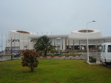 Congresso Nacional (Porto-Novo) - FOTO/CRDITO: http://pt.wikipedia.org/wiki/Ficheiro:Parliament_building_of_Benin,_2007.jpg