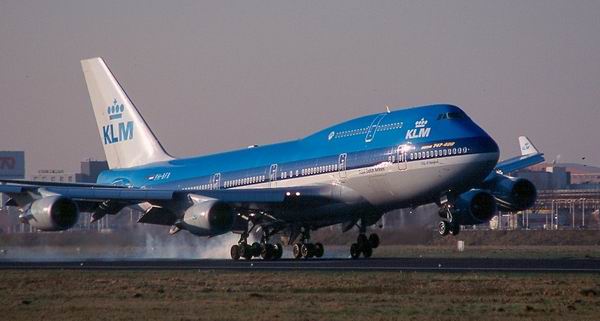 Boeing 747.400 prefixo PH-BFB, da KLM (Holanda), em foto de 14.12.2001, em Amsterd.