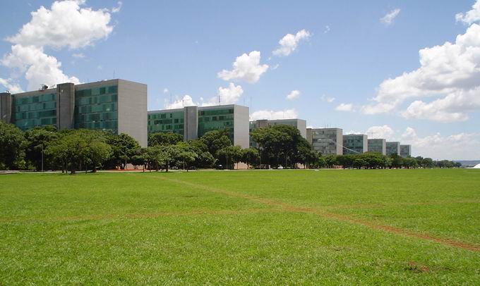 Ministrios - lado norte (Foto: Portal Brasil)