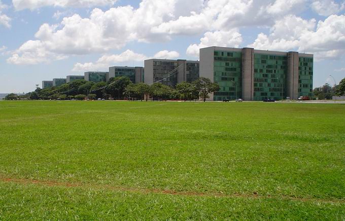 Ministrios - lado sul (Foto: Portal Brasil)