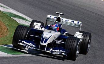 Juan Pablo Montoya liderava quando o seu motor BMW quebrou.