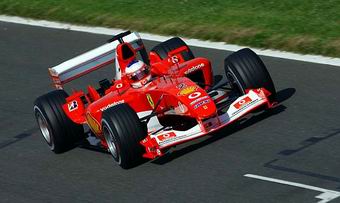 Rubens Barrichello conquistou sua 8 pole-position, fez a melhor volta e venceu a corrida de Silverstone - Talvz sua melhor corrida na F-1 at hoje.