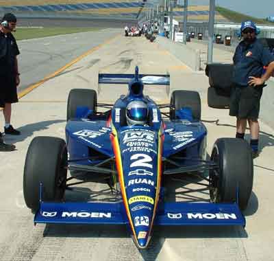 Vtor Meira andou pela primeira vez num carro da IRL no ltimo dia 31 de Julho de 2002. (Foto: Piststop).